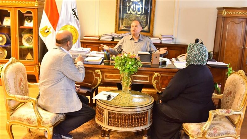 اجتماع محافظ أسيوط