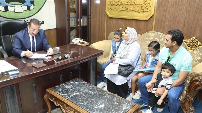 محافظ المنوفية خلال