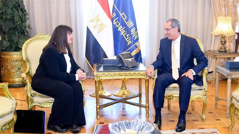 وزيرا الاتصالات والهجرة