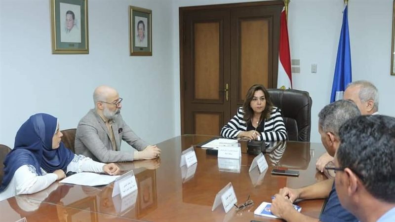 محافظ دمياط خلال