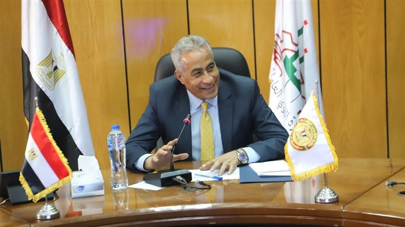 حسن شحاته وزير القوى