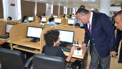 قنصوة يشهد أعمال امتحانات المبادرة الرئاسية 