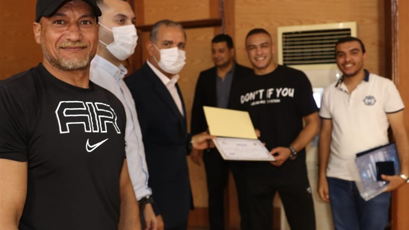 تكريم صاحب المركز