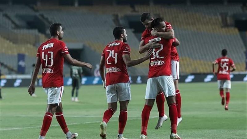 لاعبو الأهلي