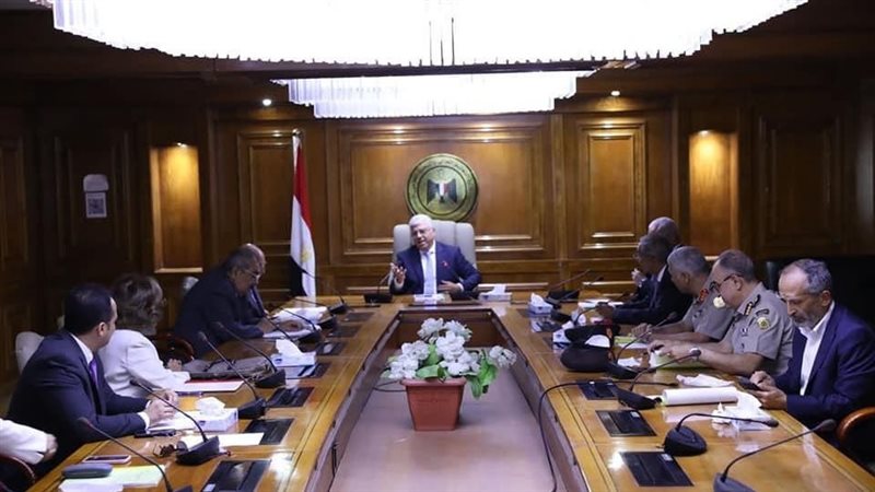 د. أيمن عاشور وزير