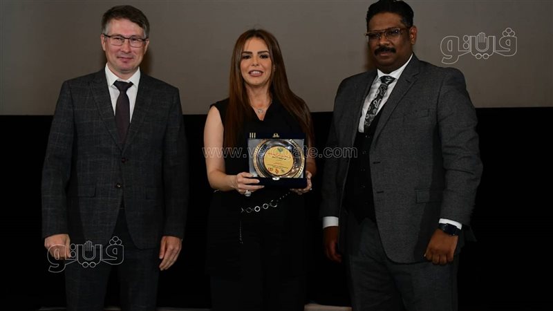تكريم الفنانة دنيا