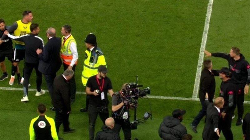 شجار بين بدلاء ليفربول