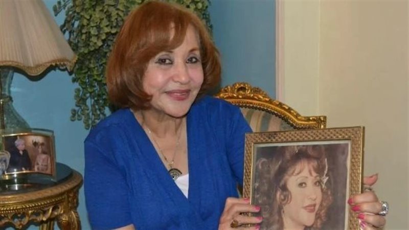 الفنانة آمال رمزي