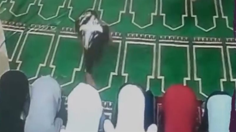 سرقة أثناء الصلاة