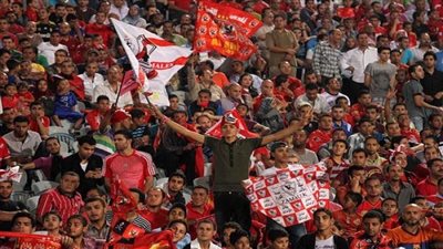 نفاد تذاكر مباراة القمة بين الأهلي والزمالك بعد دقائق من طرحها 