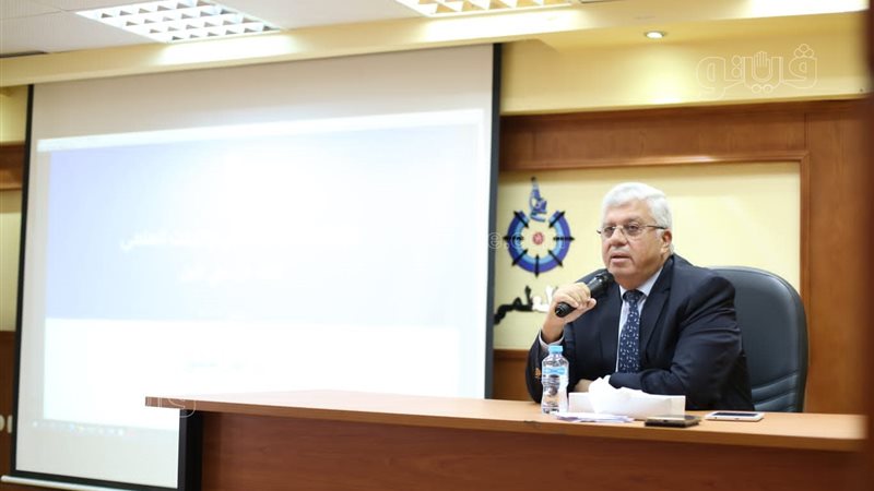 الدكتور أيمن عاشور