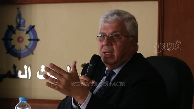الدكتور أيمن عاشور