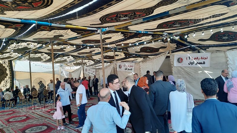 جانب من توافد المحامين