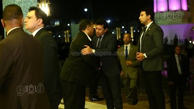 وزير الرياضة يشارك في عزاء شقيقة الخطيب | فيديو