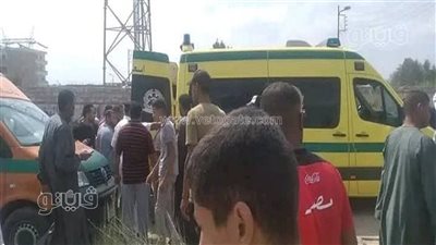 إصابة 5 أشخاص في انقلاب سيارة ميكروباص أعلى الطريق بإمبابة