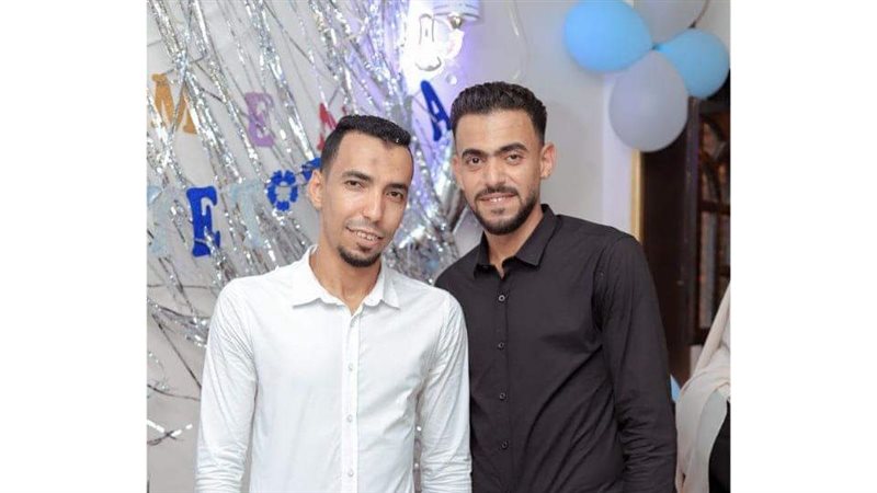 أحمد وشقيقه مصطفى