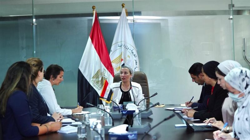 وزيرة البيئة وممثلة