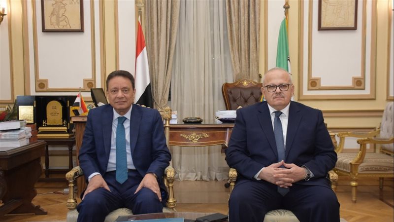 الدكتور الخشت مع