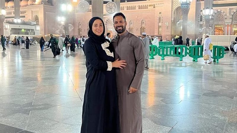 حسني عبدربه وزوجته