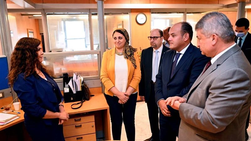 زيارة وزيرة التجارة