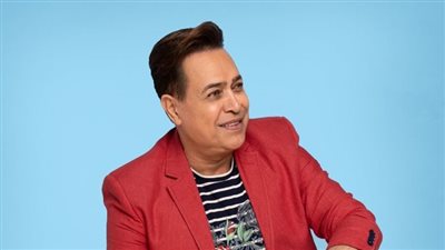 نظرة، حكيم يحتفل بمرور 31 عاما على طرحه أول ألبوم غنائي