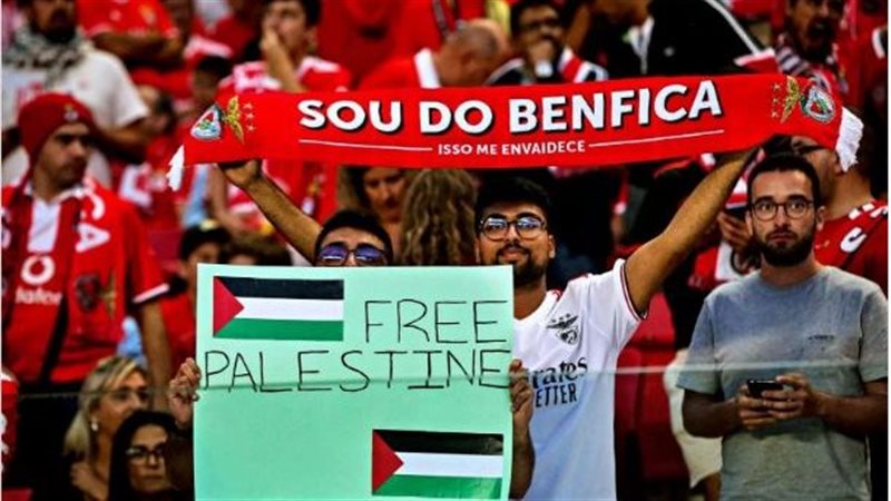 جماهير بنفكيا ترفع