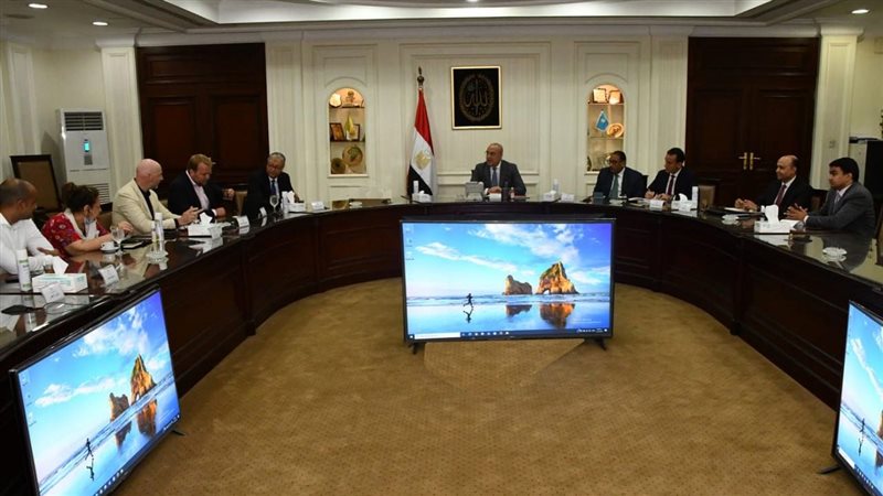 اجتماع وزير الإسكان