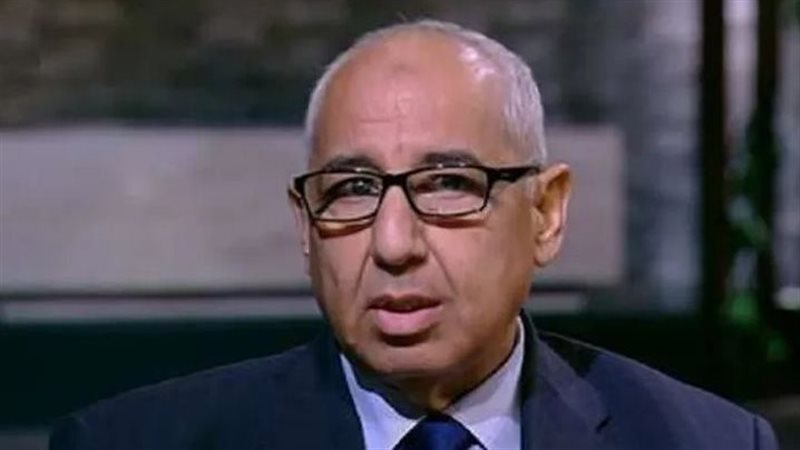 الدكتور علي عوف رئيس