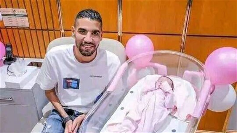 مؤمن زكريا مع ابنته