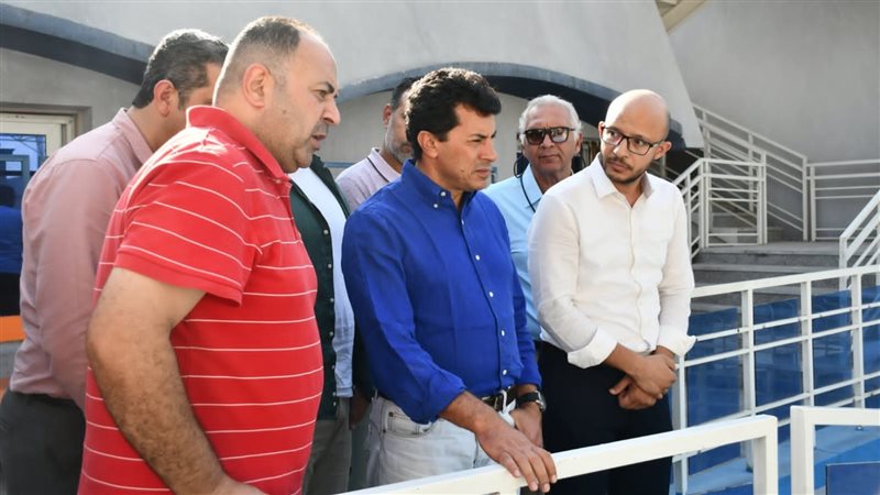وزير الرياضة يتفقد