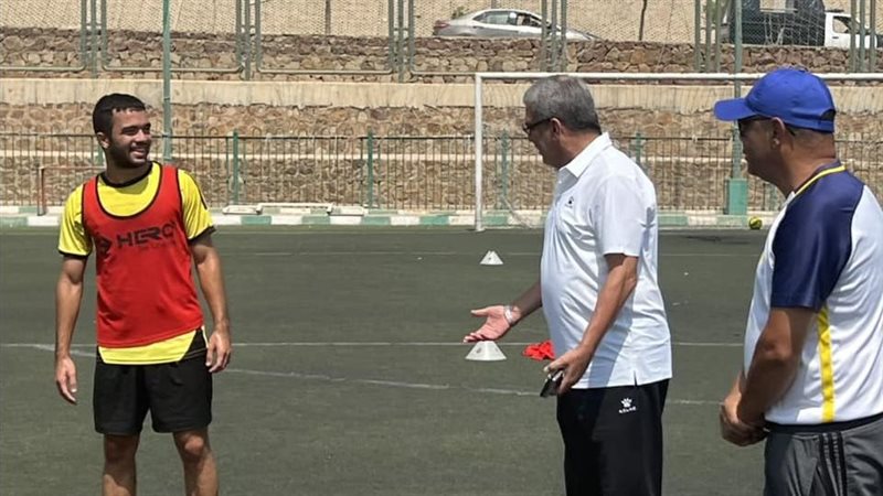 محمد رضوان يتابع