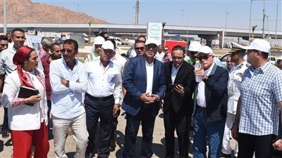 جولة تفقدية لرئيس الوزراء في الممشى السياحي بشرم الشيخ