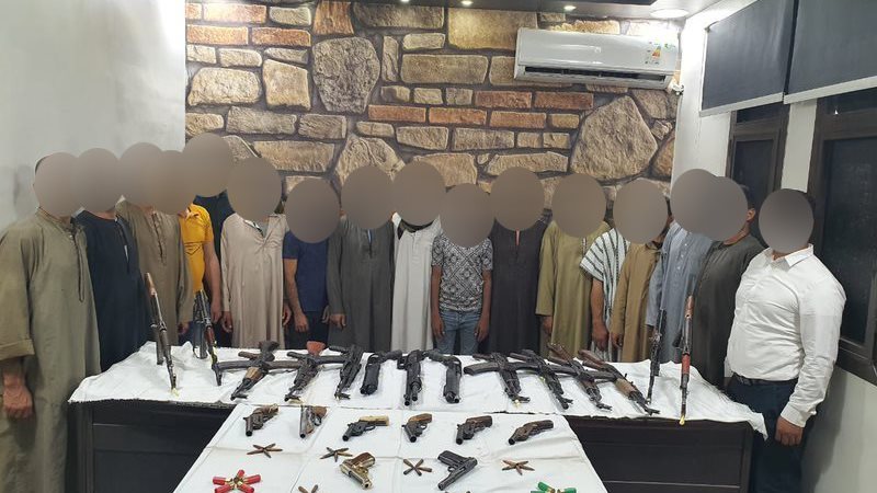 المتهمين 