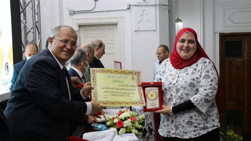 تكريم أطباء بجامعة