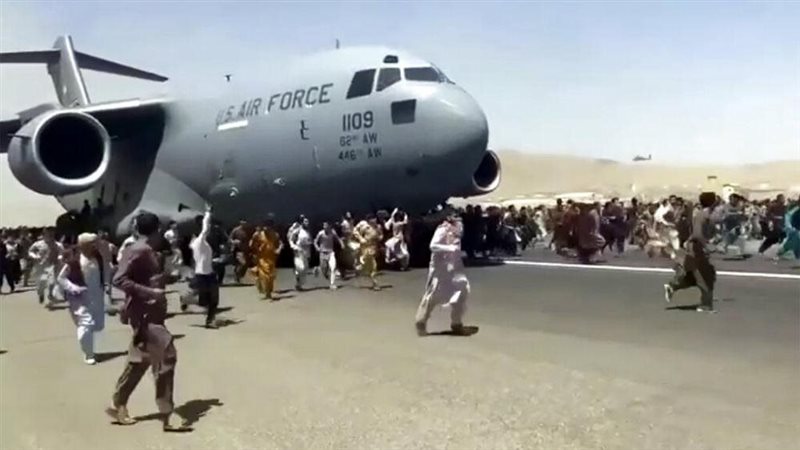 كندا تعلن إجلاء نحو