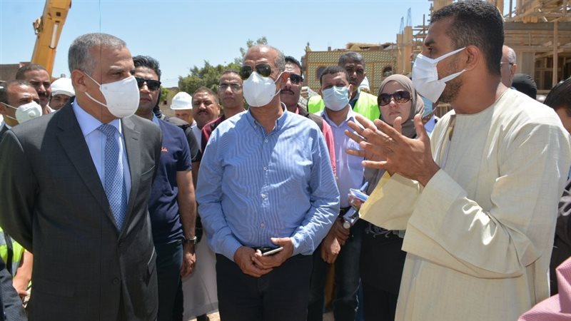 محافظ سوهاج يتابع