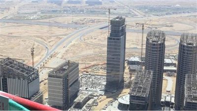 من أعلى نقطة بالبرج الأيقوني.. مدبولي يتابع أعمال التنفيذ بمنطقة الأعمال المركزية بالعاصمة الإدارية