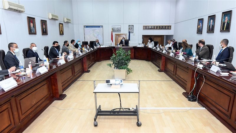 اجتماع وزير السياحة
