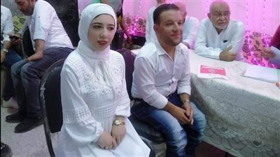حسين وأسماء.. قصة حب بين عروسين من قصار القامة