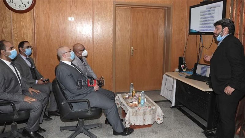 محافظ بني سيويف خلال