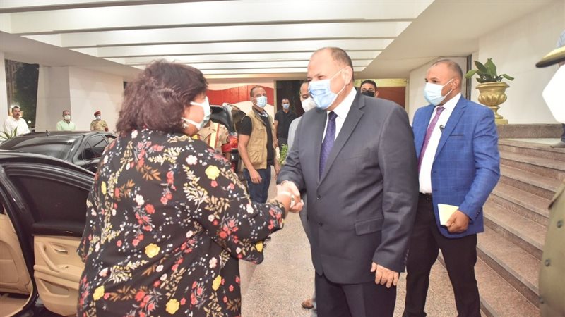 وزيرة الثقافة 