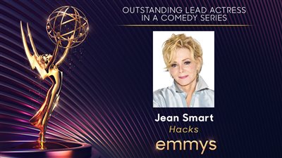 جين سمارت أفضل ممثلة رئيسية في مسلسل كوميدي بالإيمي.. ومسلسل Ted Lasso أفضل إخراج