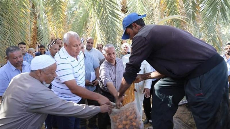 جانب من لقاء محافظ