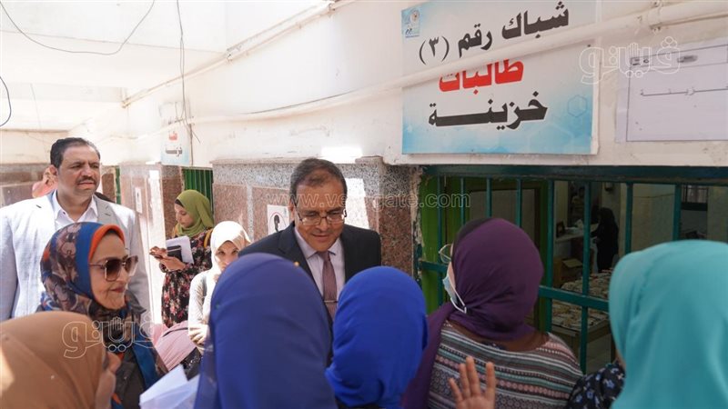 الدكتور مصطفي عبد