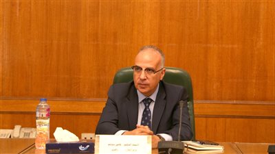 وزير الري يؤكد على فرض غرامات تبديد المياه في الري بالغمر بالأراضي الصحراوية