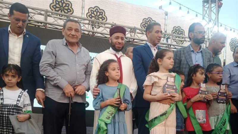 الدكتور الأزهرى أثناء