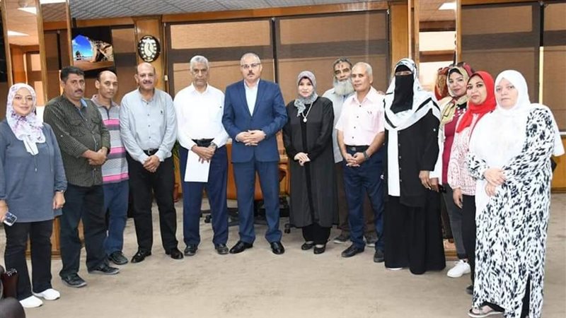  رئيس جامعة قناة