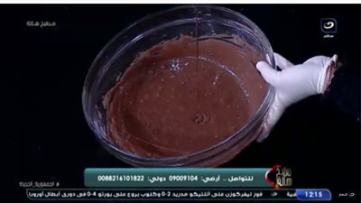 بخطوات بسيطة.. طريقة عمل كيكة الشيكولاتة بالموز | فيديو 