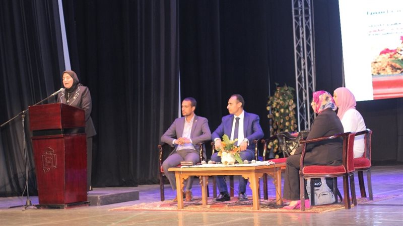  ندوة لقومي المرأة