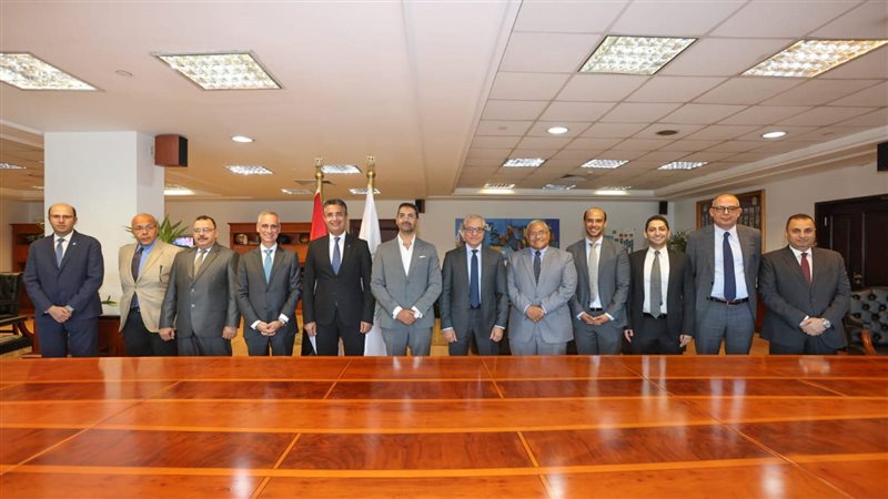 البريد يوقع عقد اتفاق
